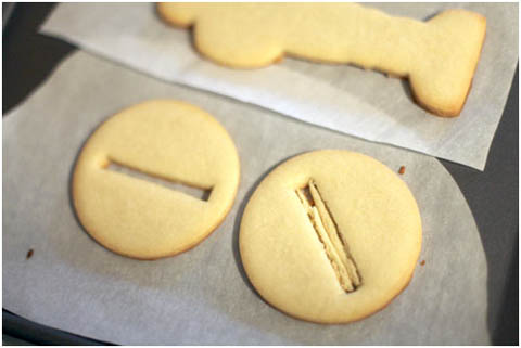 Cutting slots in cookie