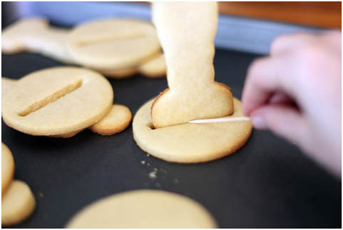 Inserting cookie in base